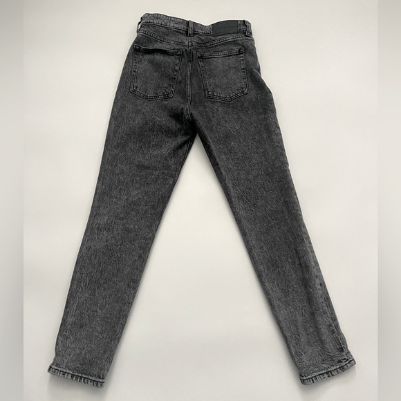 H&M Charcoal Ultra High Waist Mom Jeans - Picture 4 of 4